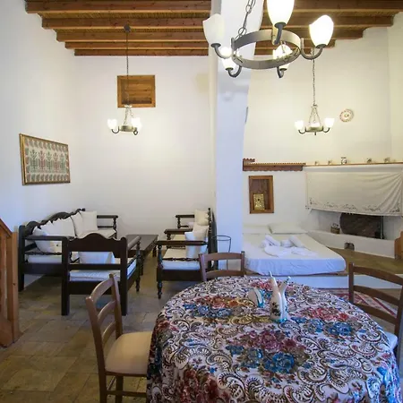 Fedra's Village House *